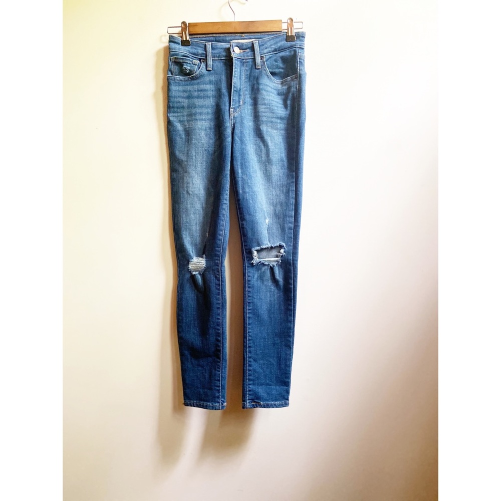 Levi’s 721 High Waist distressed  skinny jeans 26